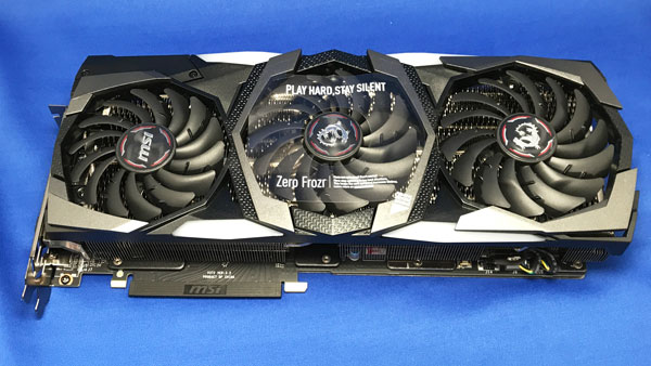 GeForce RTX 2080 GAMING TRIO（コネクタ側） 